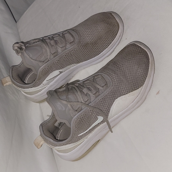 Women's Nike - Picture 2 of 5